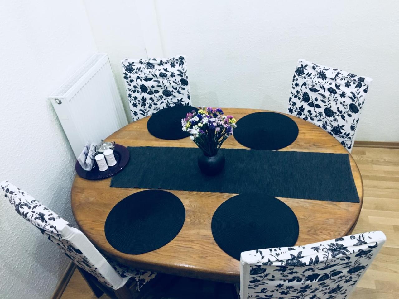 Apartment In The City Centre Leopoli Esterno foto