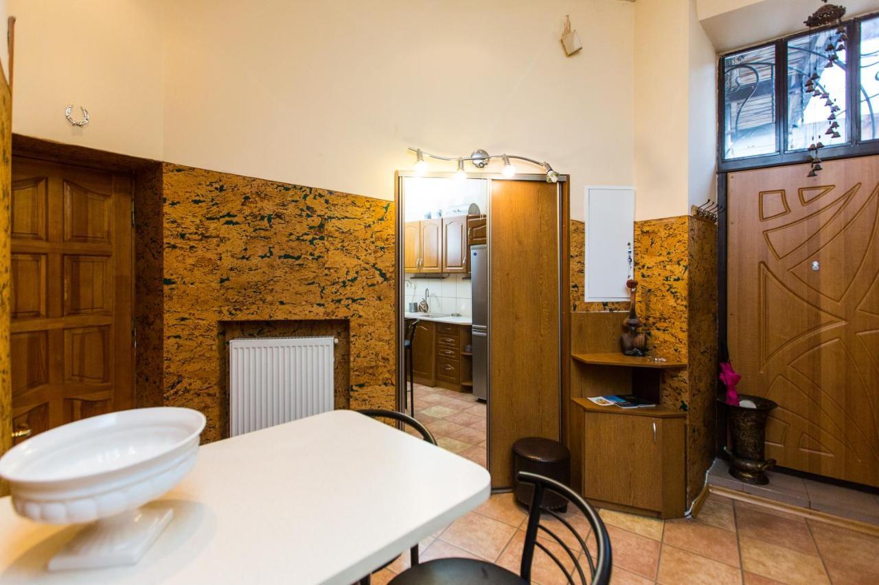 Apartment In The City Centre Leopoli Esterno foto