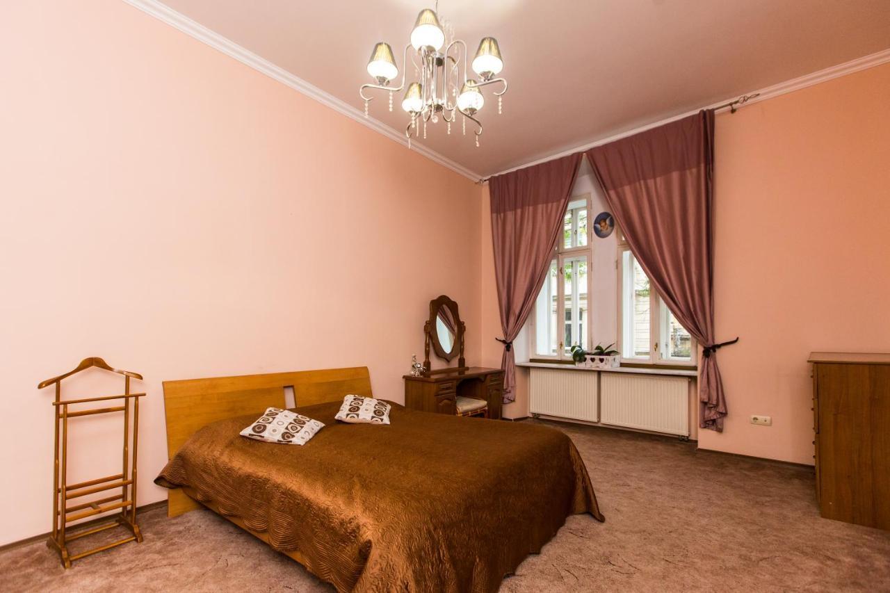 Apartment In The City Centre Leopoli Esterno foto