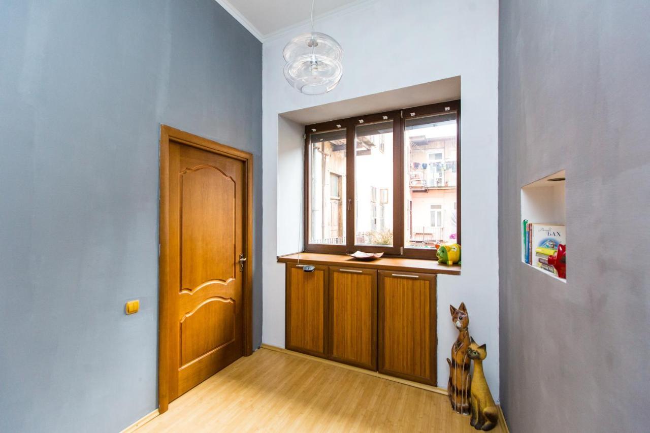 Apartment In The City Centre Leopoli Esterno foto