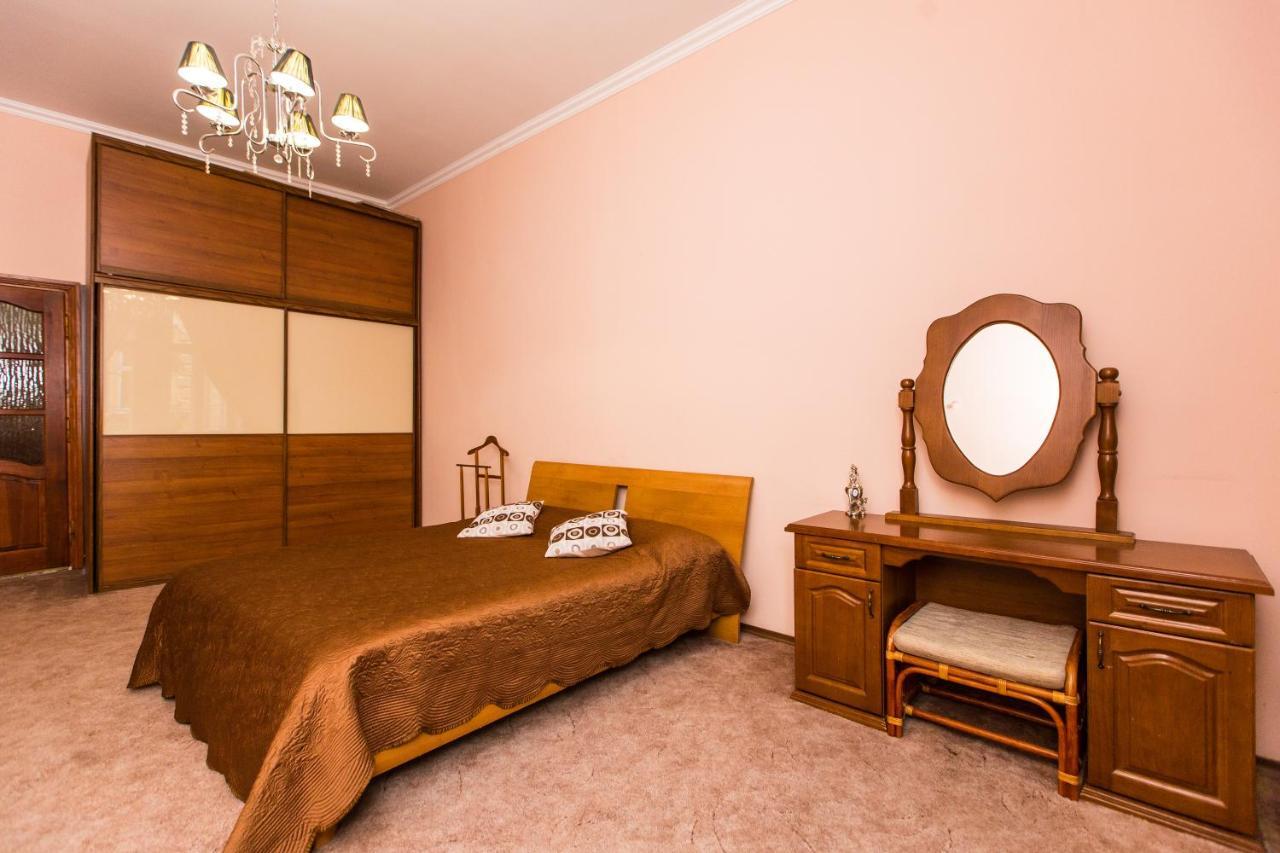 Apartment In The City Centre Leopoli Esterno foto