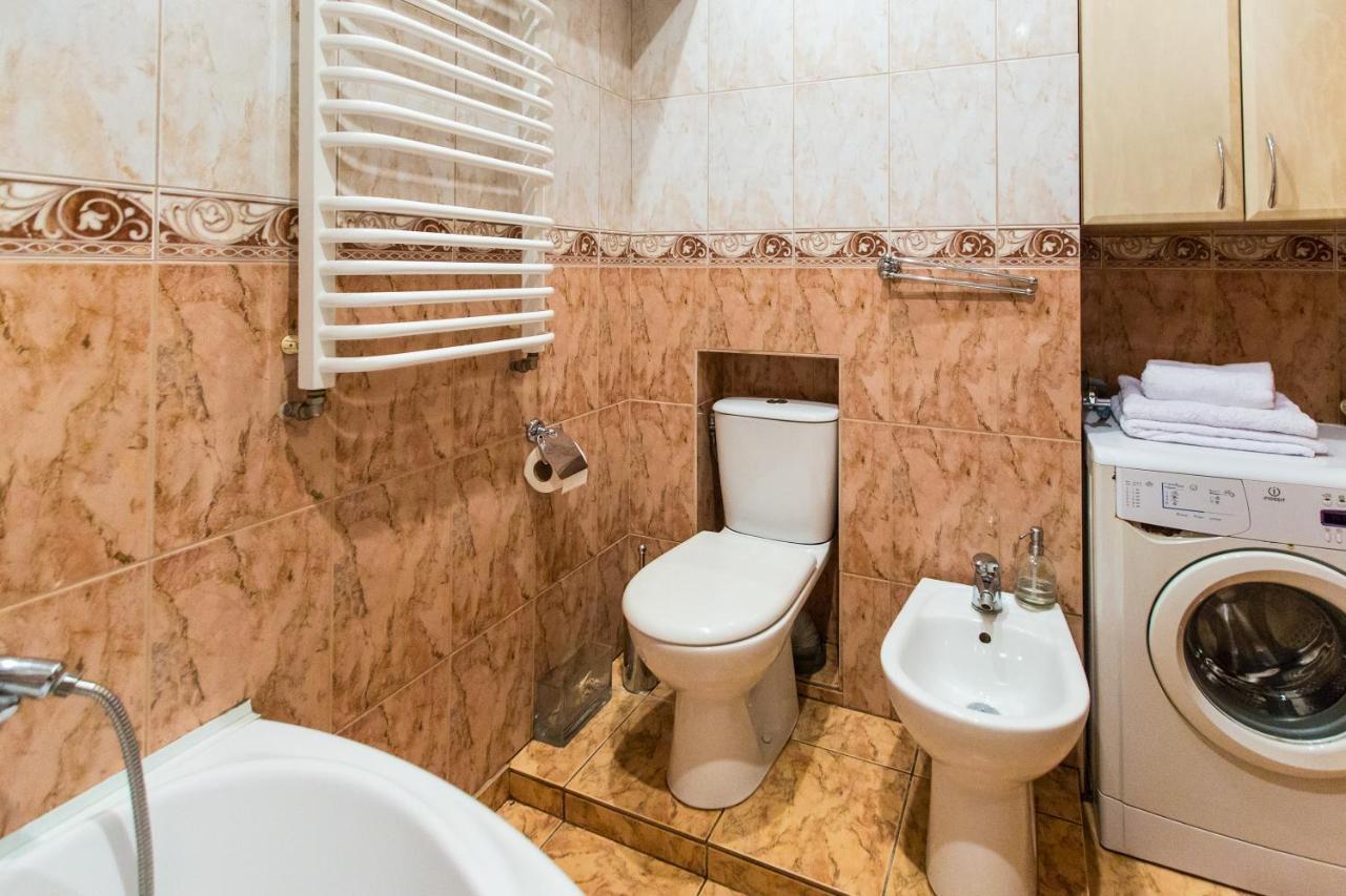 Apartment In The City Centre Leopoli Esterno foto